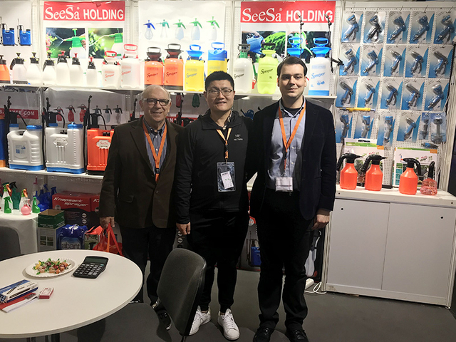 Cliente de exposición de pulverizadores